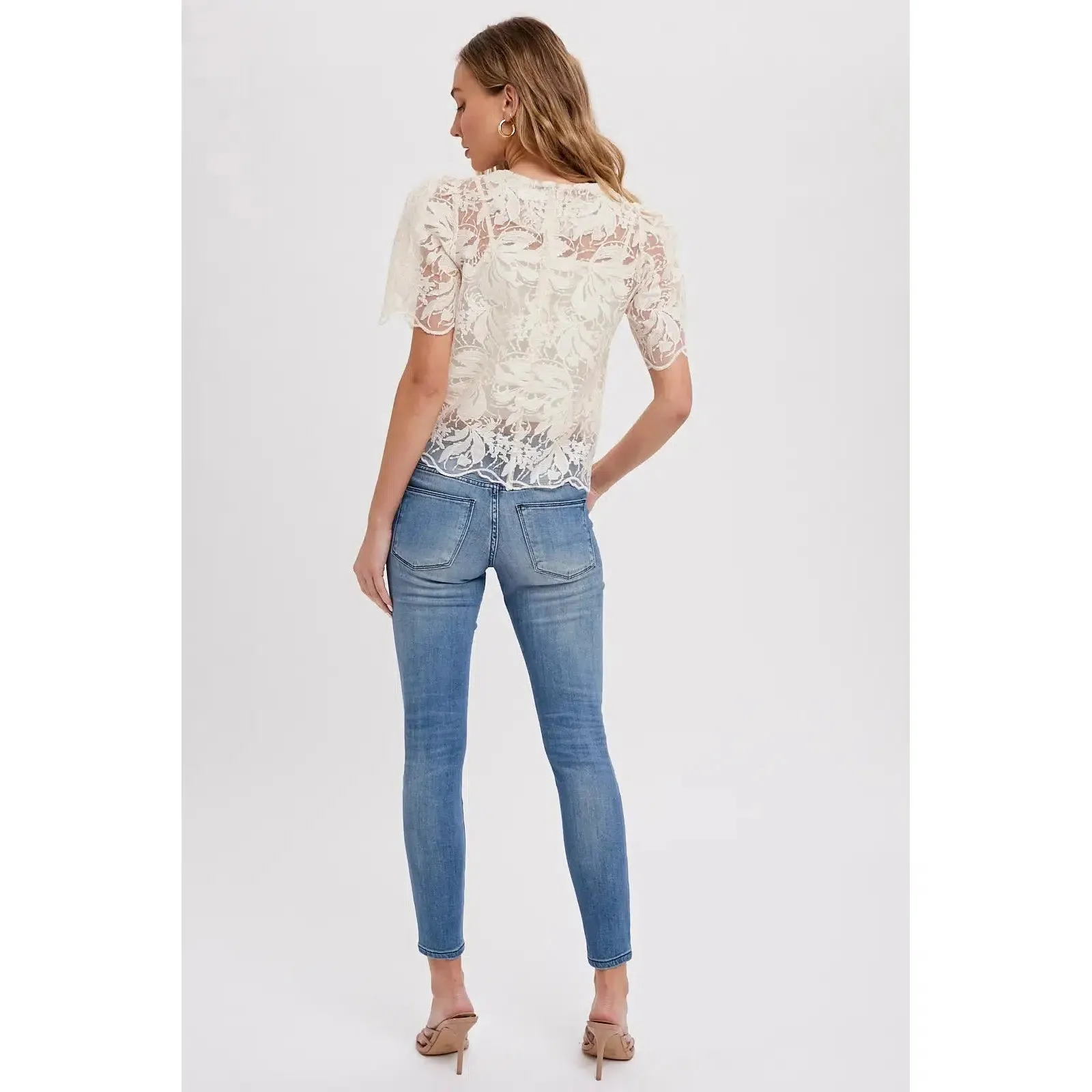 EMBROIDERY LACE BLOUSE