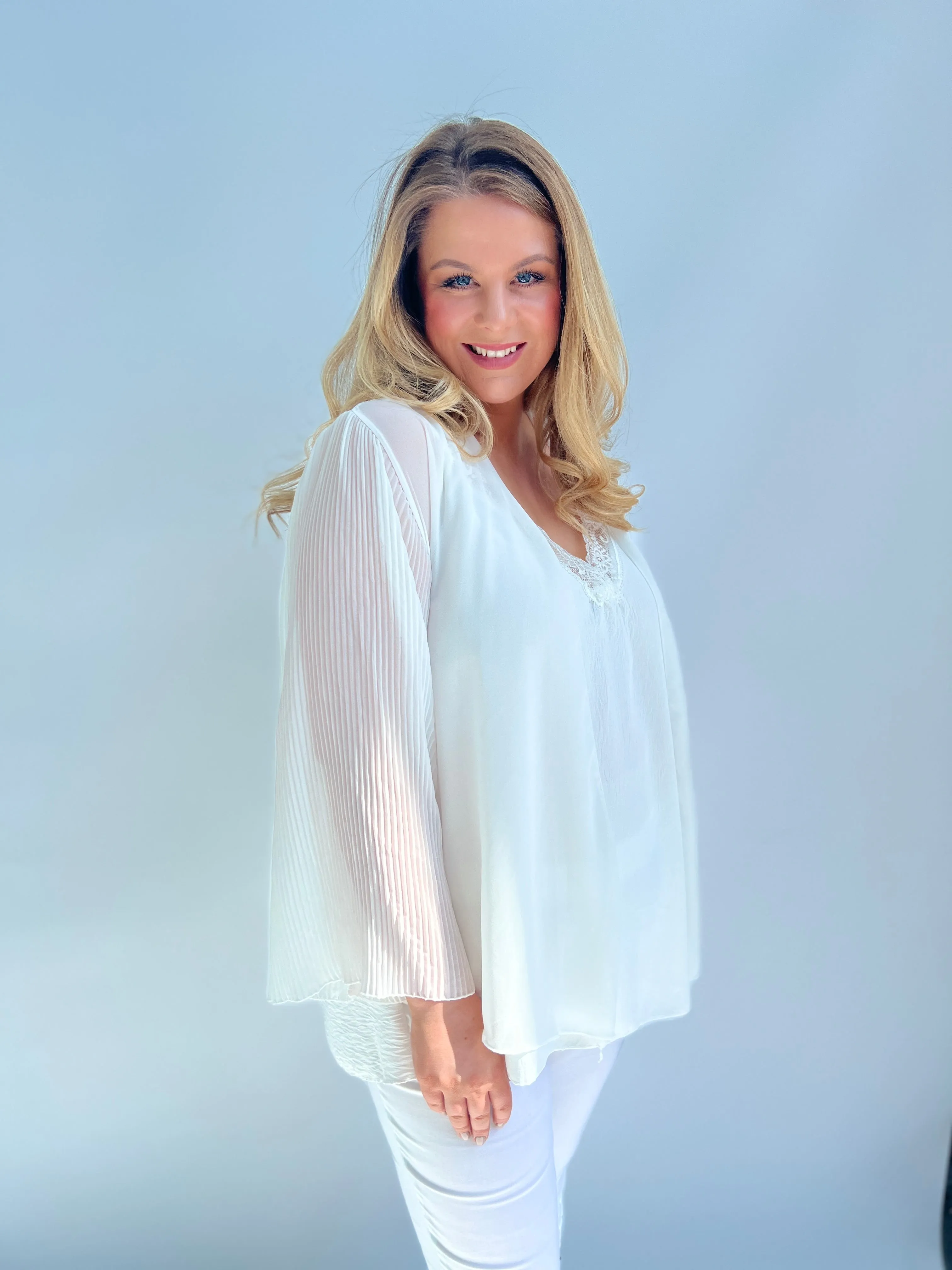 Isla Pleated Sleeved Bolero in White